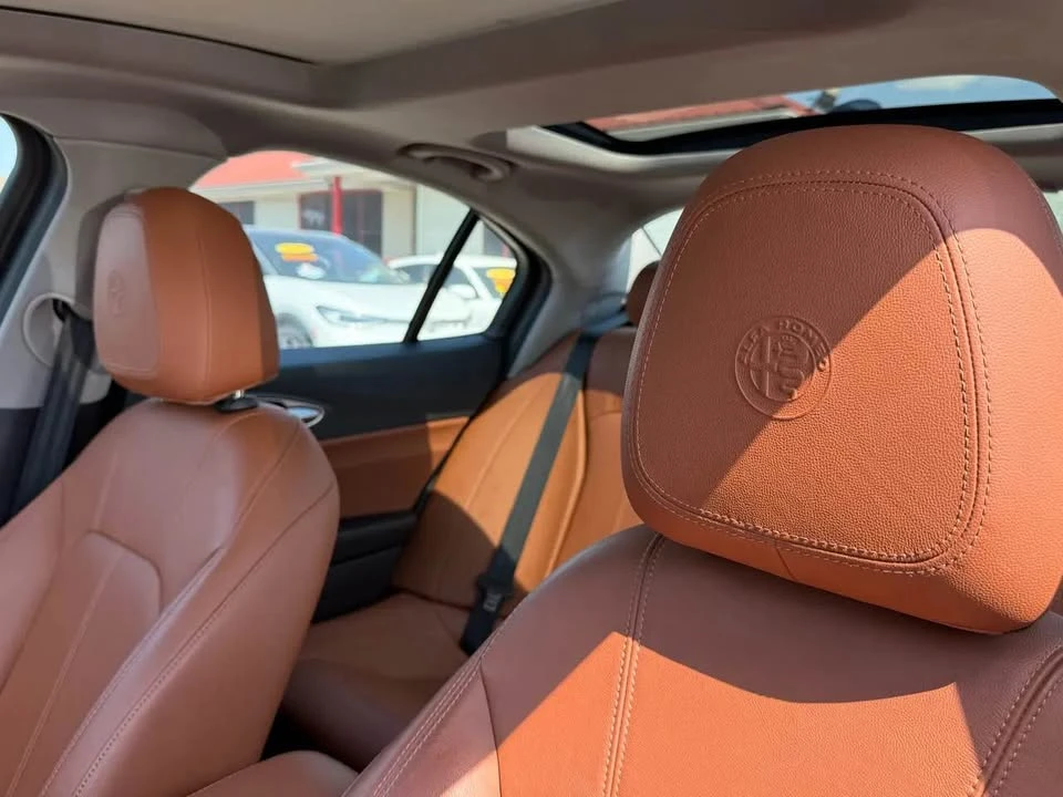 2021 Alfa Romeo Giulia - Image 12 of 17