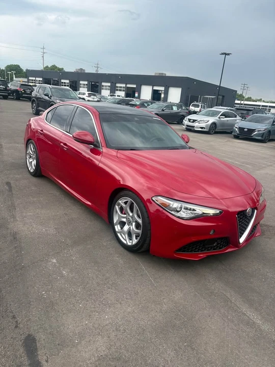 2021 Alfa Romeo Giulia - Image 4 of 20
