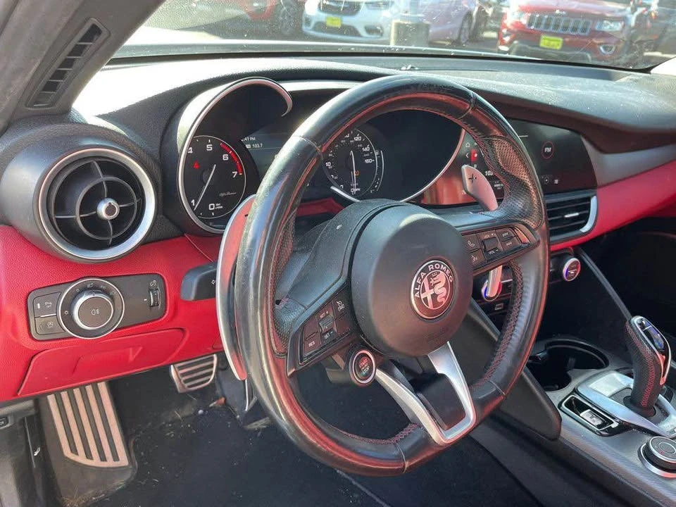 2021 Alfa Romeo Giulia - Image 8 of 10