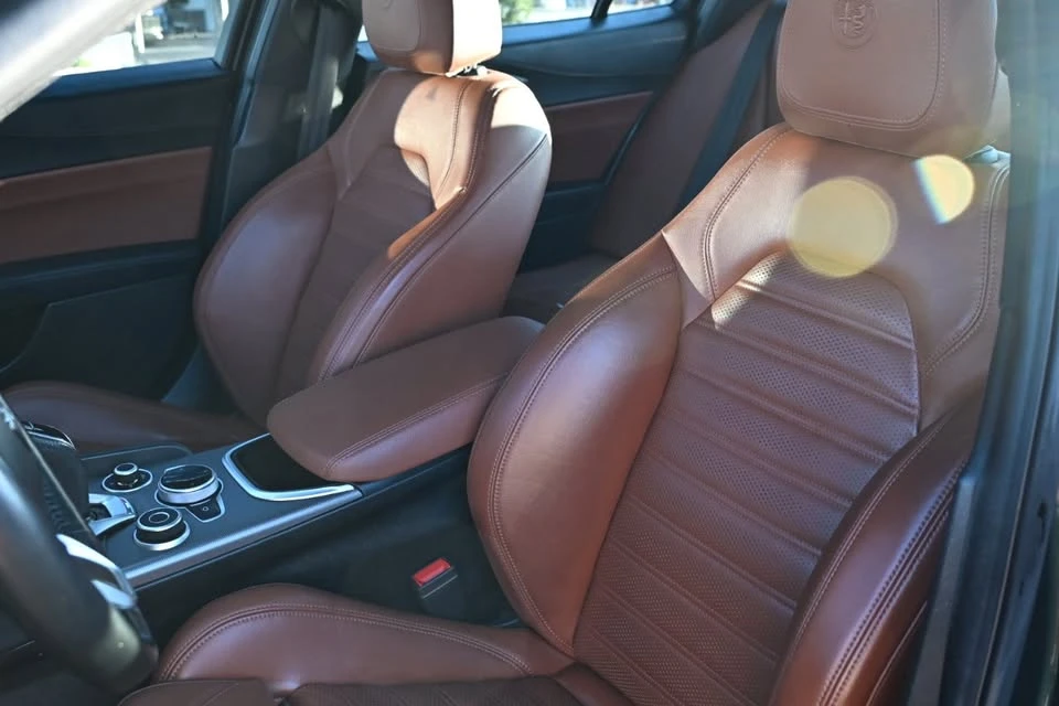 2021 Alfa Romeo Giulia - Image 11 of 17