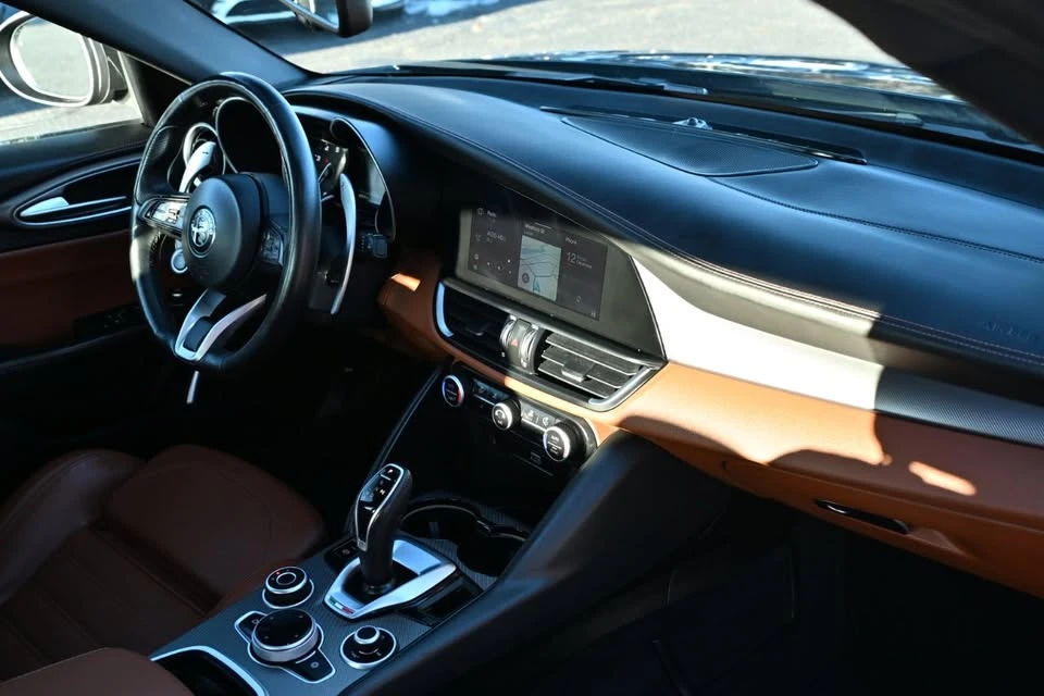 2021 Alfa Romeo Giulia - Image 12 of 17