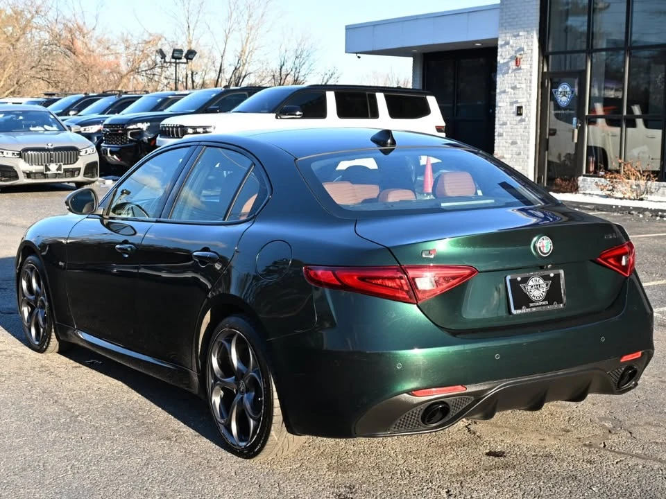 2021 Alfa Romeo Giulia - Image 7 of 17