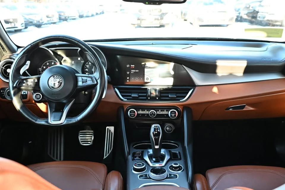2021 Alfa Romeo Giulia - Image 14 of 17