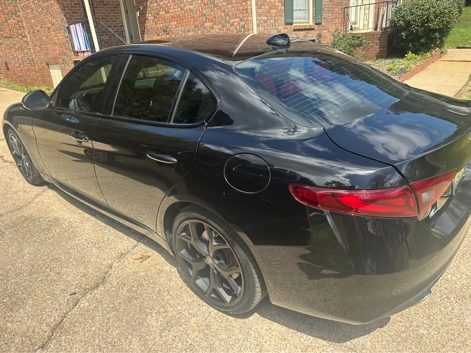2021 Alfa Romeo Giulia - Image 5 of 8