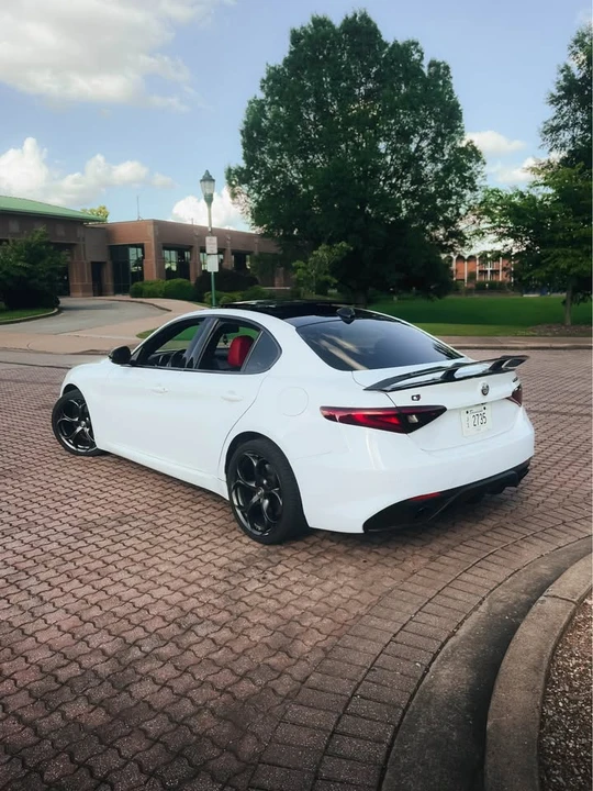 2021 Alfa Romeo Giulia - Image 2 of 10