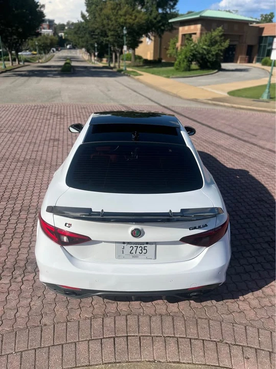 2021 Alfa Romeo Giulia - Image 3 of 10