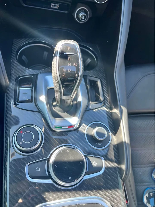 2021 Alfa Romeo Giulia - Image 6 of 11