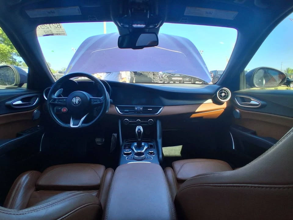 2021 Alfa Romeo Giulia - Image 8 of 8