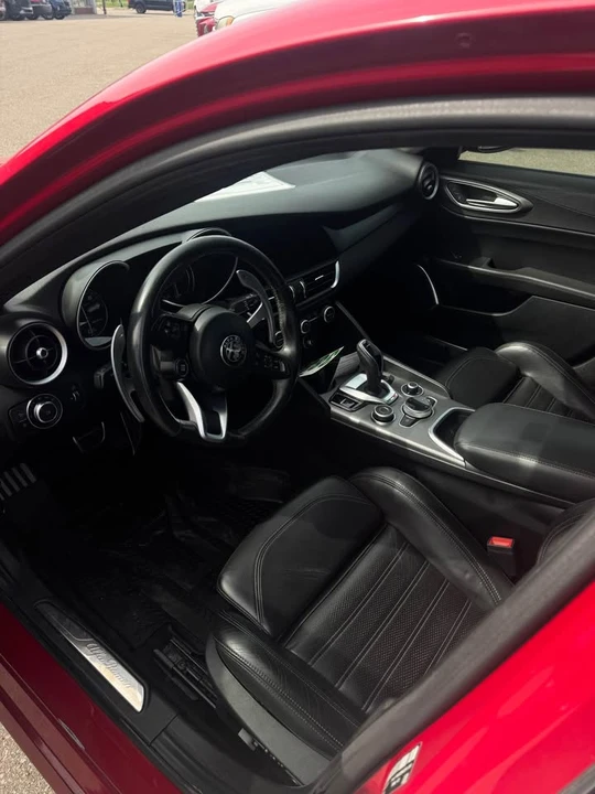 2021 Alfa Romeo Giulia - Image 4 of 5