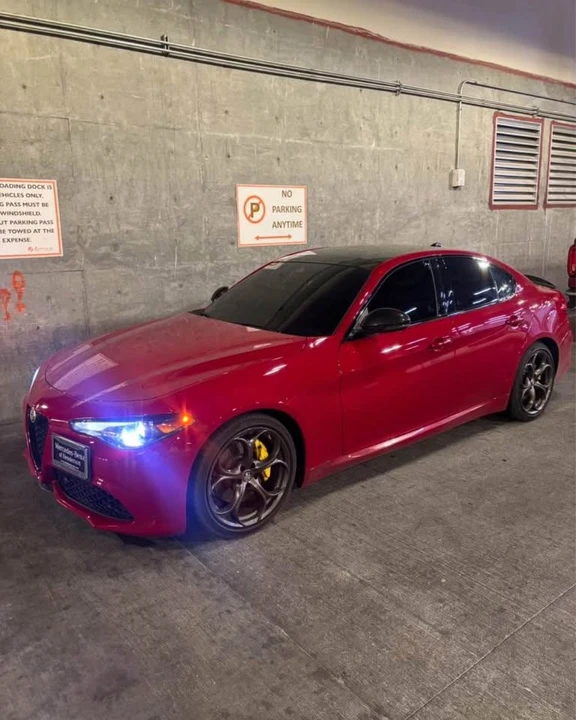 2021 Alfa Romeo Giulia - Image 2 of 3
