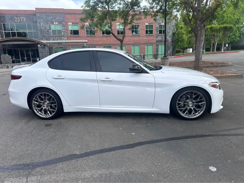 2021 Alfa Romeo Giulia - Image 4 of 9