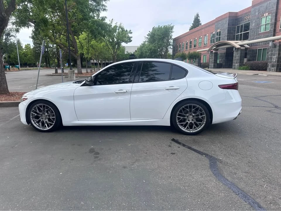 2021 Alfa Romeo Giulia - Image 2 of 9
