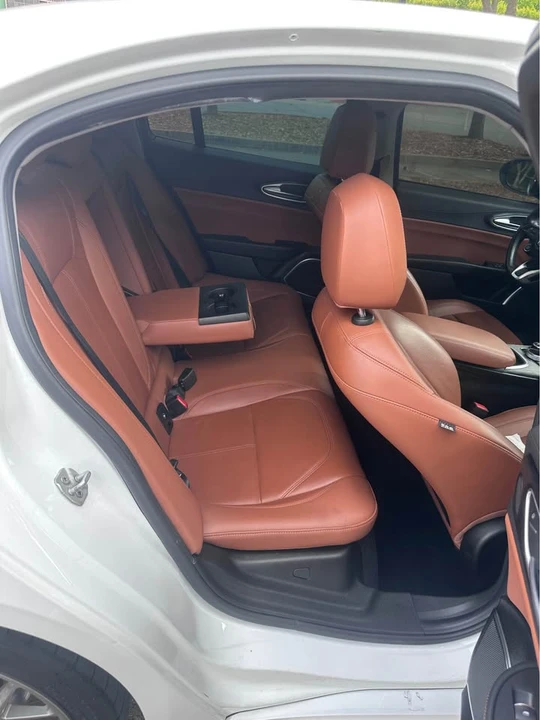 2021 Alfa Romeo Giulia - Image 5 of 9