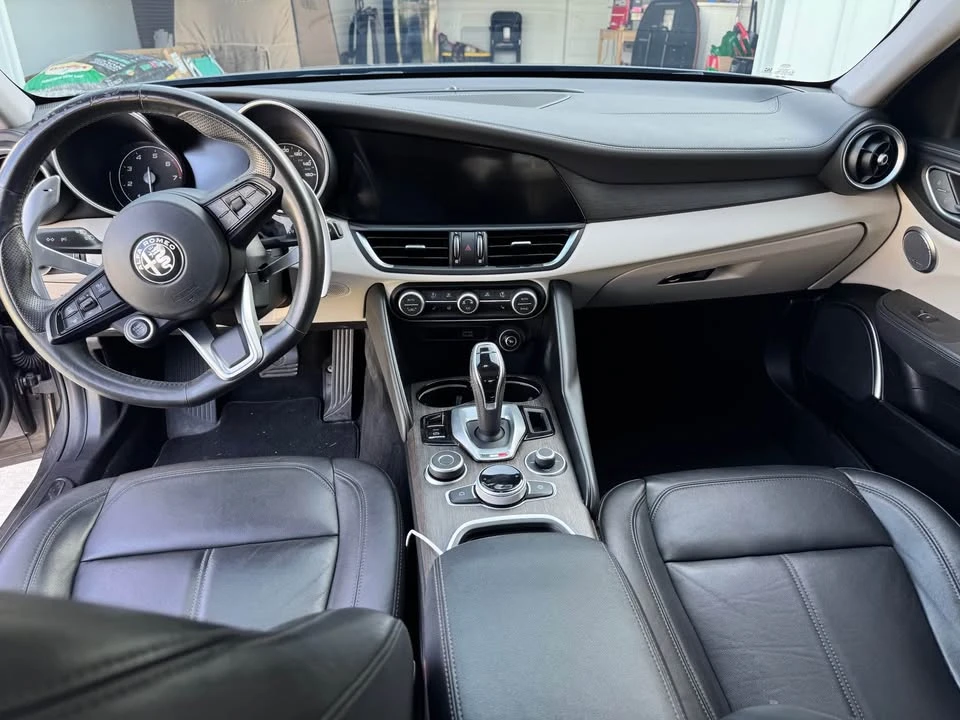 2021 Alfa Romeo Giulia - Image 13 of 17