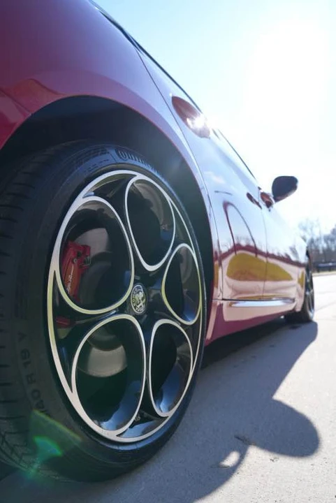 2021 Alfa Romeo Giulia - Image 4 of 10