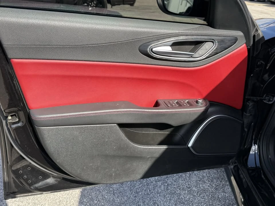 2021 Alfa Romeo Giulia - Image 10 of 19