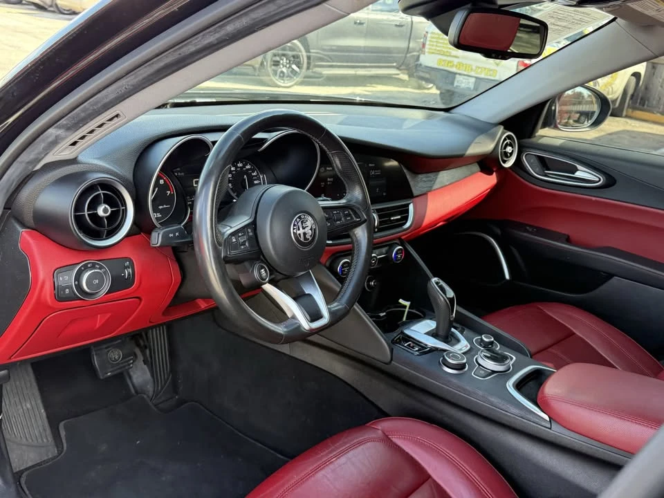 2021 Alfa Romeo Giulia - Image 14 of 19