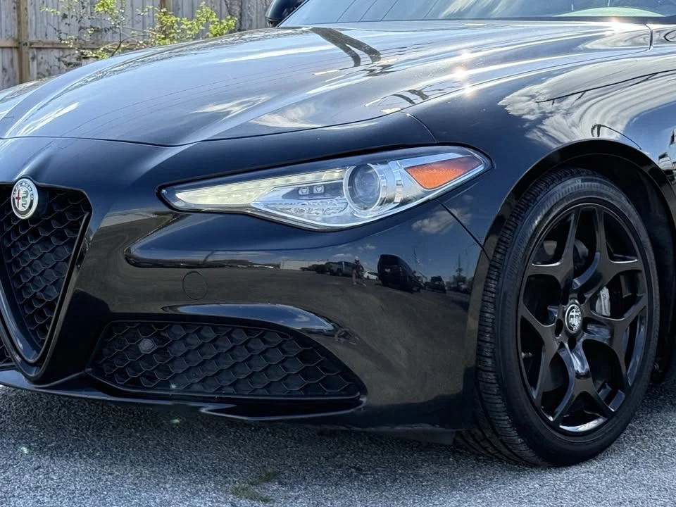 2021 Alfa Romeo Giulia - Image 7 of 19
