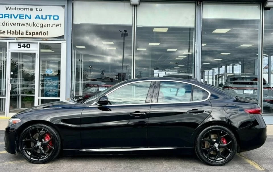 2021 Alfa Romeo Giulia - Image 2 of 20