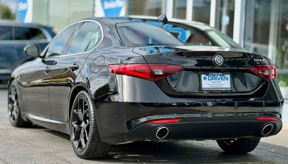 2021 Alfa Romeo Giulia - Image 3 of 20