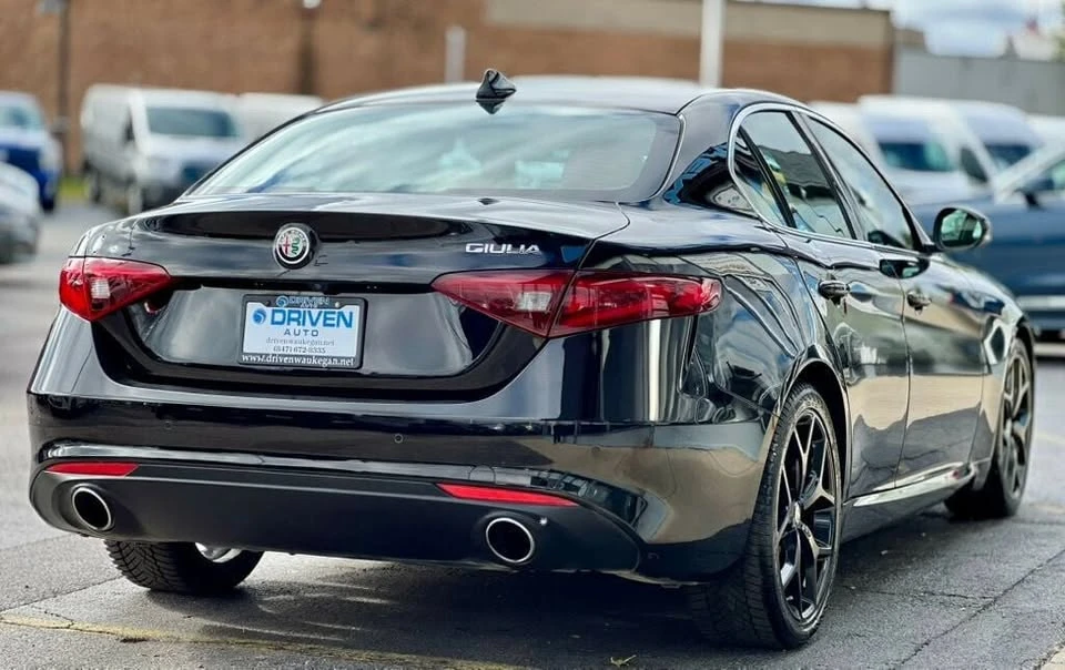 2021 Alfa Romeo Giulia - Image 5 of 20