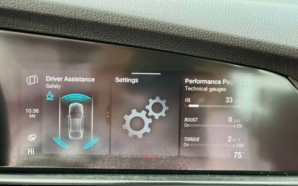2021 Alfa Romeo Giulia - Image 19 of 20
