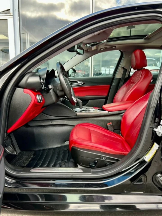 2021 Alfa Romeo Giulia - Image 11 of 20
