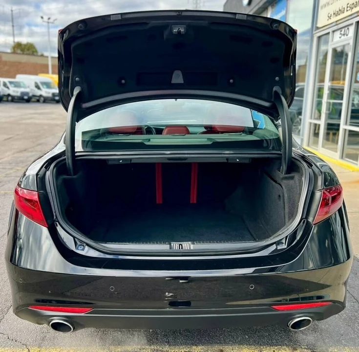 2021 Alfa Romeo Giulia - Image 7 of 20