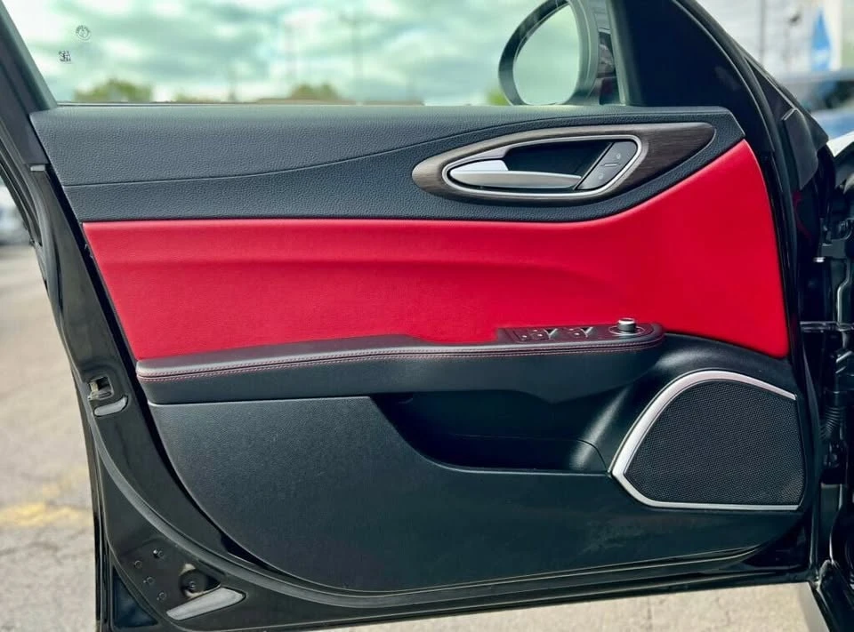 2021 Alfa Romeo Giulia - Image 9 of 20