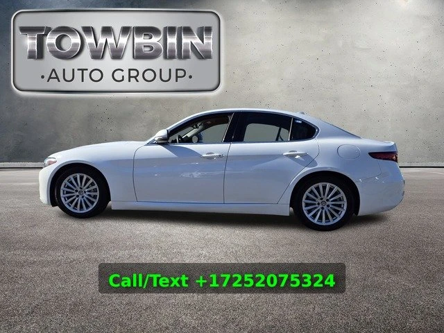 2021 Alfa Romeo Giulia - Image 7 of 15