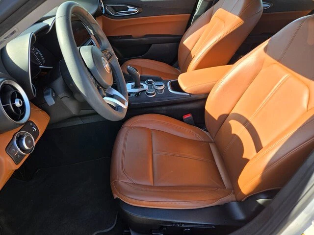 2021 Alfa Romeo Giulia - Image 10 of 15
