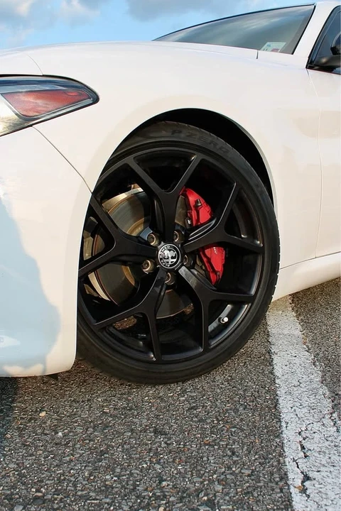 2021 Alfa Romeo Giulia - Image 4 of 10