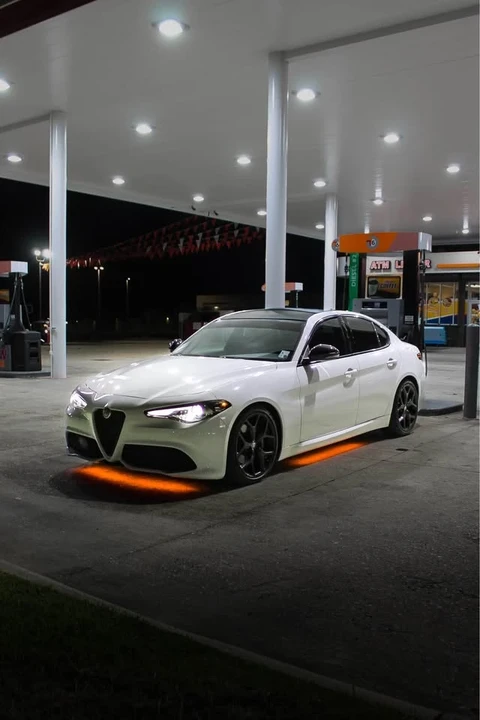 2021 Alfa Romeo Giulia - Image 7 of 10