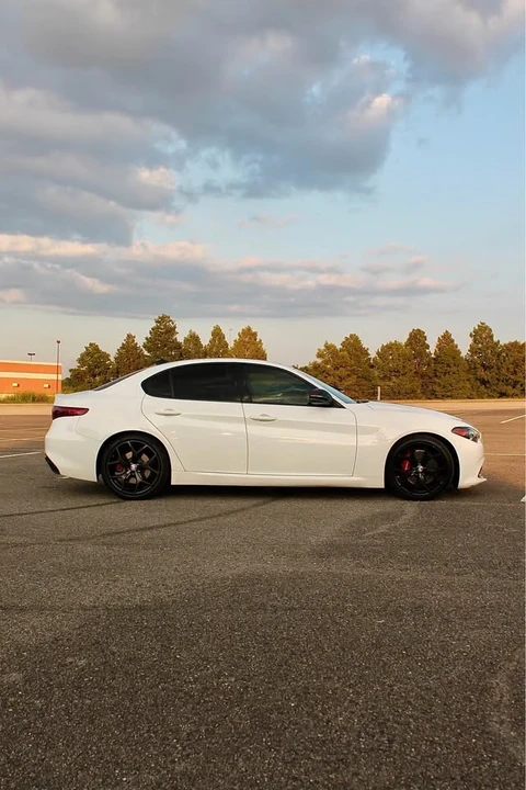 2021 Alfa Romeo Giulia - Image 2 of 10