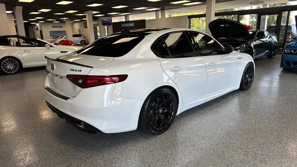 2021 Alfa Romeo Giulia - Image 7 of 20