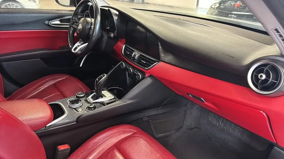 2021 Alfa Romeo Giulia - Image 9 of 20