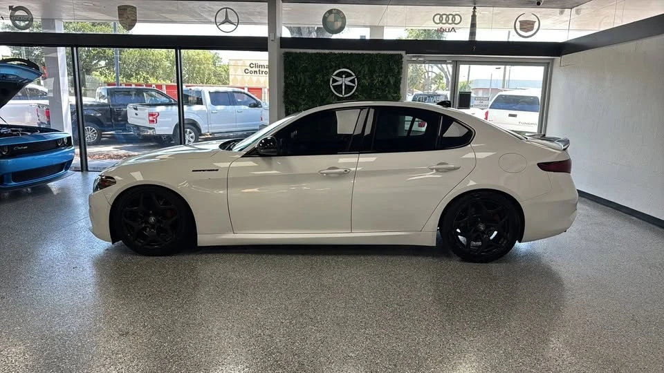 2021 Alfa Romeo Giulia - Image 4 of 20