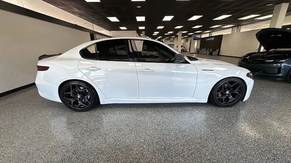 2021 Alfa Romeo Giulia - Image 8 of 20
