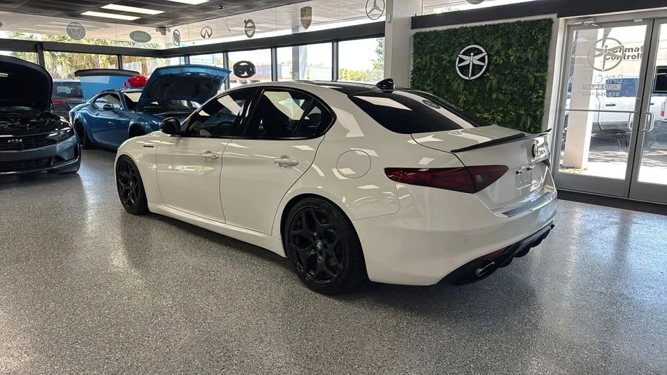 2021 Alfa Romeo Giulia - Image 5 of 20