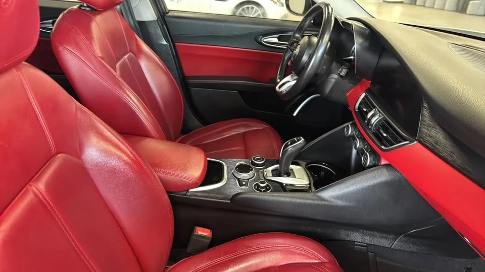 2021 Alfa Romeo Giulia - Image 10 of 20