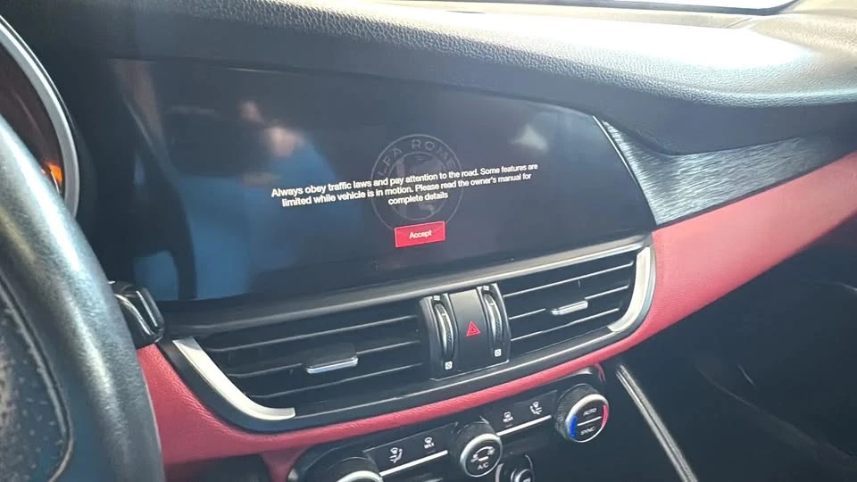 2021 Alfa Romeo Giulia - Image 14 of 20