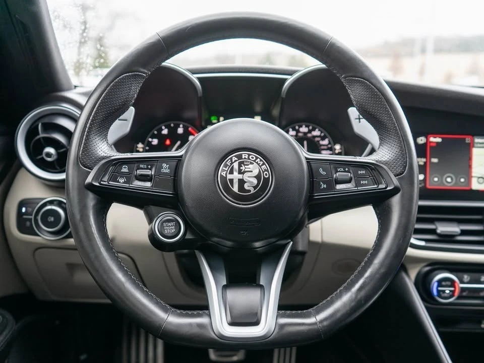 2021 Alfa Romeo Giulia - Image 15 of 20