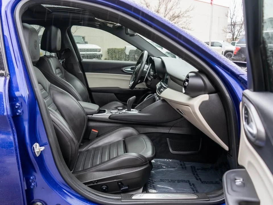 2021 Alfa Romeo Giulia - Image 10 of 20