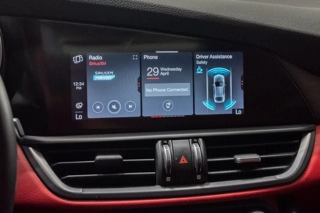 2021 Alfa Romeo Giulia - Image 9 of 15