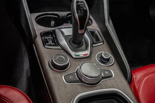 2021 Alfa Romeo Giulia - Image 12 of 15