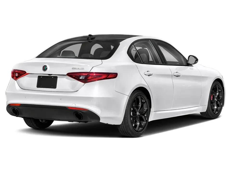 2021 Alfa Romeo Giulia - Image 5 of 13