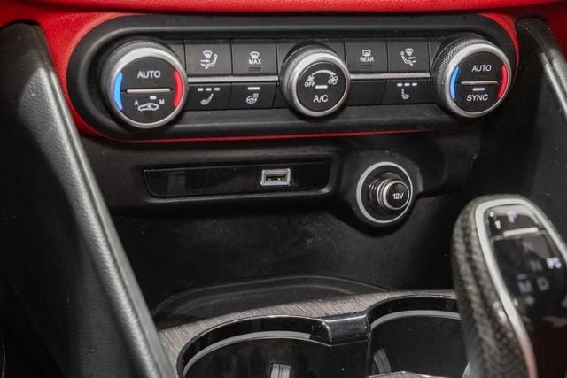 2021 Alfa Romeo Giulia - Image 10 of 14