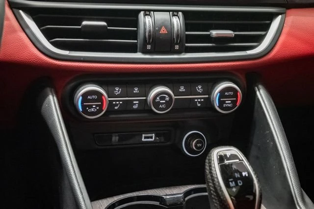 2021 Alfa Romeo Giulia - Image 9 of 14