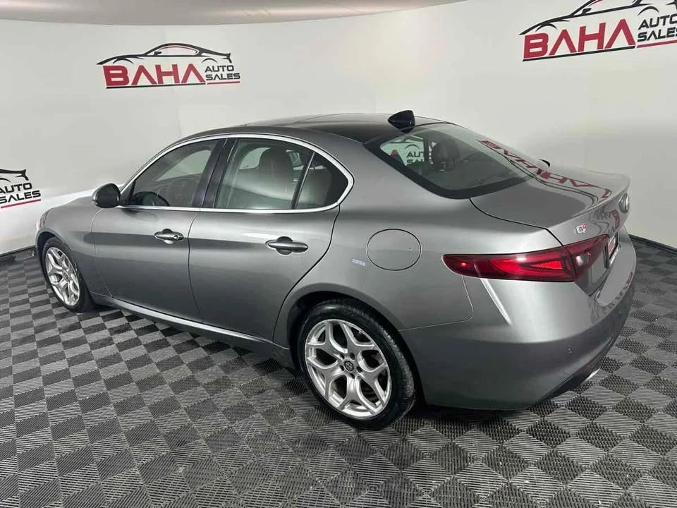 2021 Alfa Romeo Giulia - Image 5 of 20