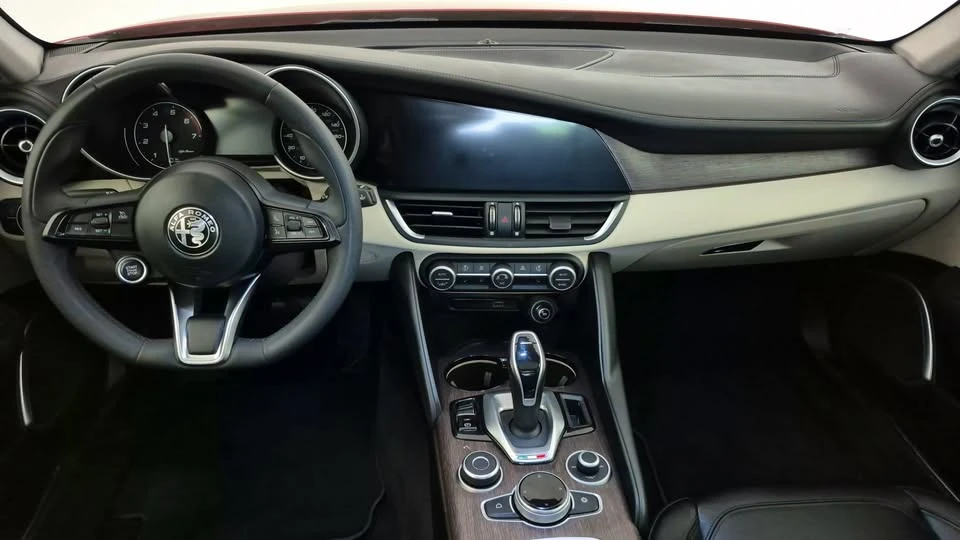 2021 Alfa Romeo Giulia - Image 12 of 13